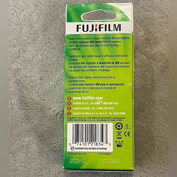 FujiFilm QuickSnap Flash Camera - Picture 3 of 4